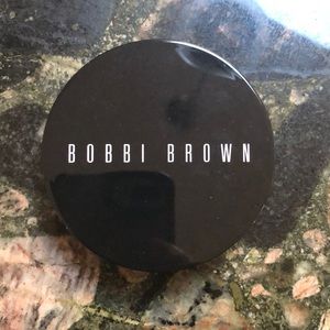 Bobbi Brown. Bronzing Powder Golden Light